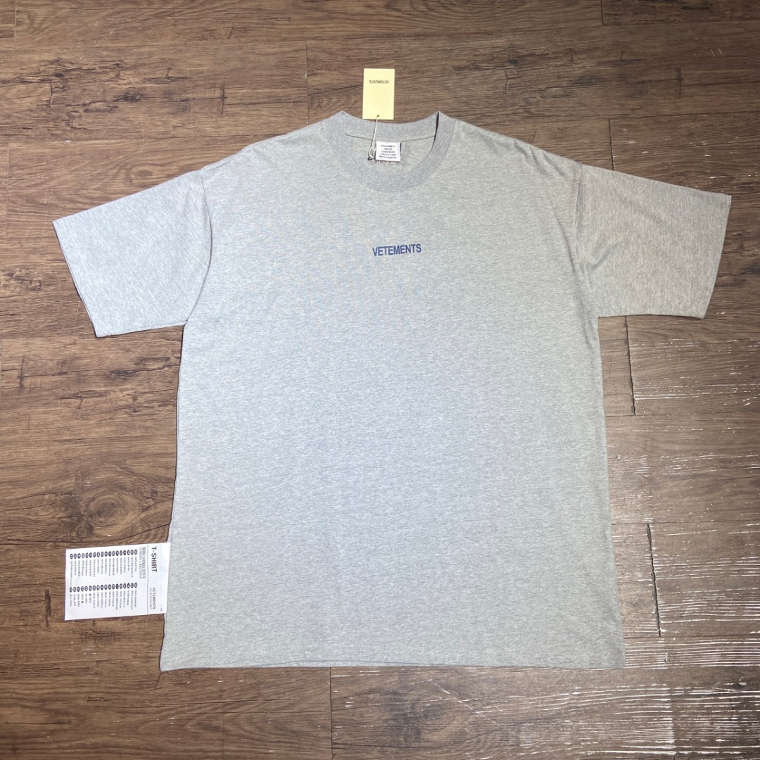 Vetements Logo Patch T-Shirt （UE51TR540B）