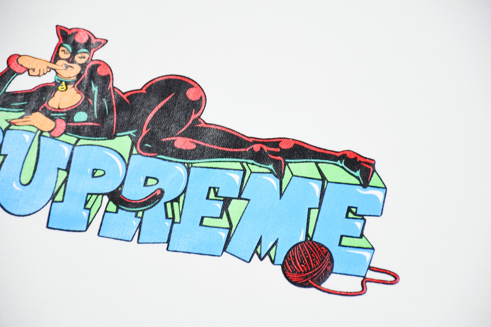 SupremeFW22 Week 1 Catwoman Tee (SUP-FW22-331）