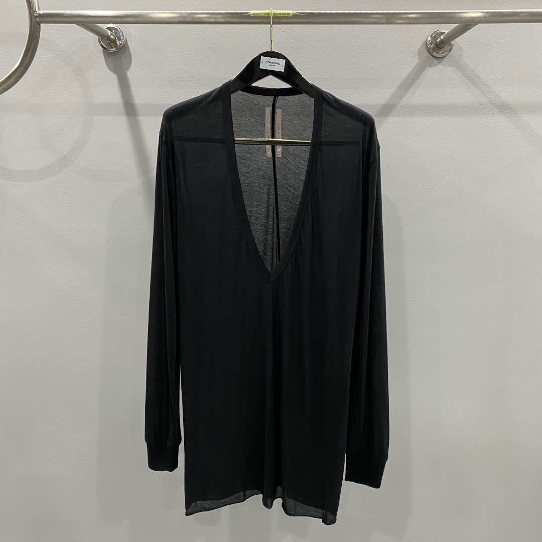 RICK OWENS SS26 TEMPLE OVERSIZE EXTREME V NECK IN BLACK LIGHTWEIGHT RASATO KNIT（RU01F2611 M）