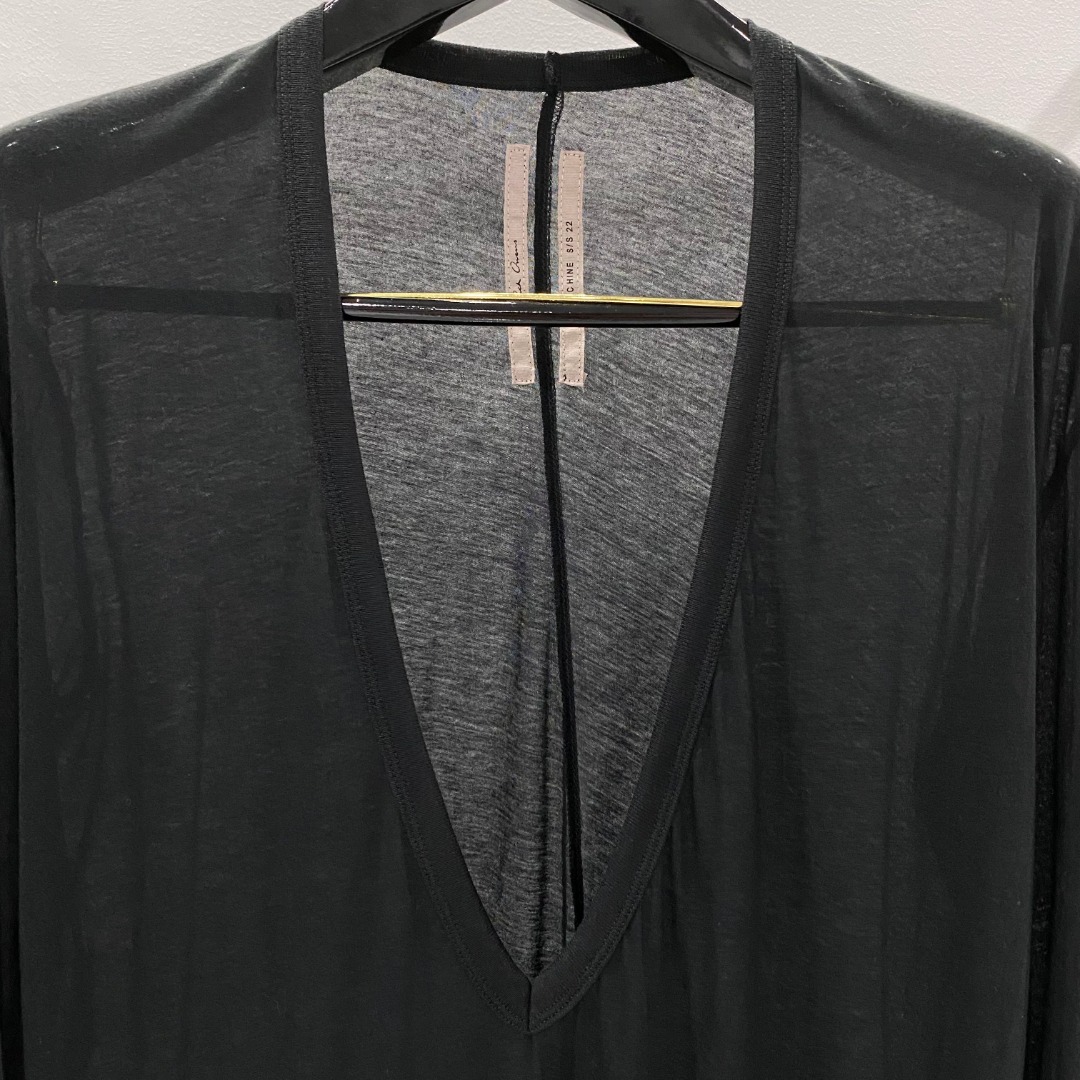 RICK OWENS SS26 TEMPLE OVERSIZE EXTREME V NECK IN BLACK LIGHTWEIGHT RASATO KNIT（RU01F2611 M）