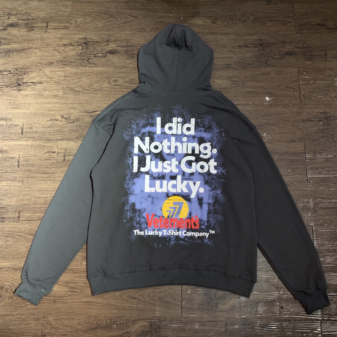 Vetements I Got Lucky Hoodie (UA53HD440P）