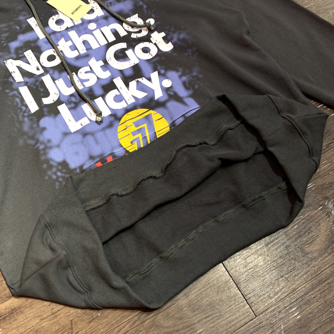 Vetements I Got Lucky Hoodie (UA53HD440P）