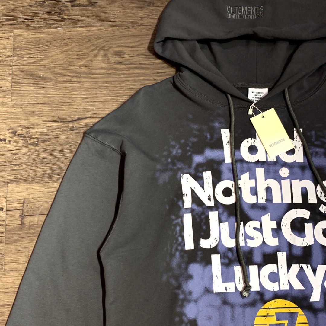 Vetements I Got Lucky Hoodie (UA53HD440P）