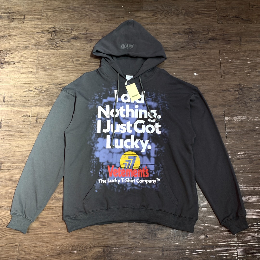 Vetements I Got Lucky Hoodie (UA53HD440P）