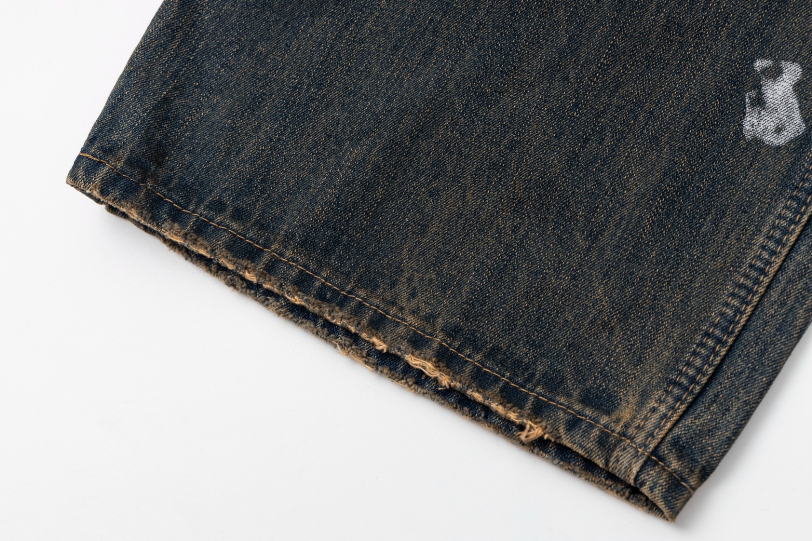 Balenciaga Blue Relaxed Distressed Jeans (745223TNW654036）