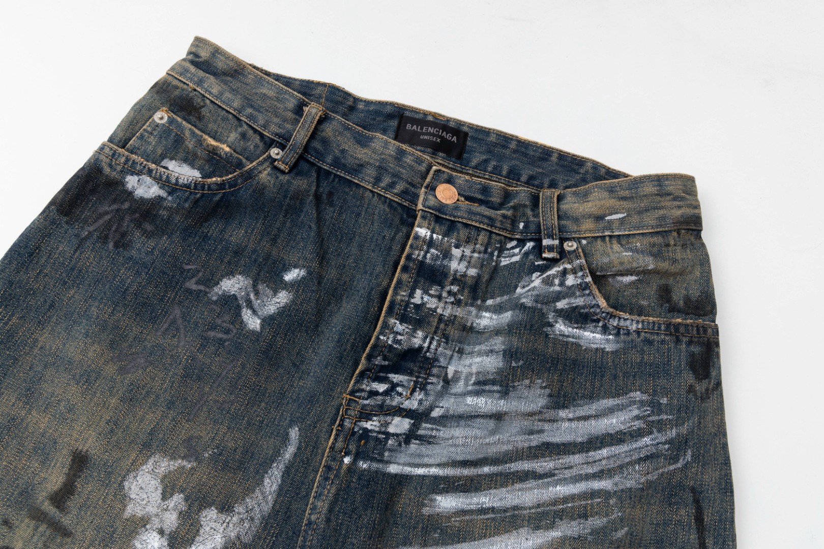 Balenciaga Blue Relaxed Distressed Jeans (745223TNW654036）