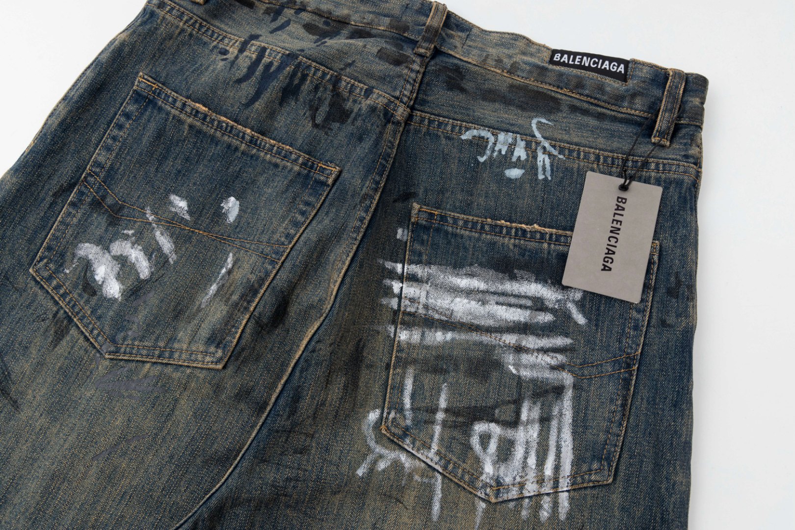 Balenciaga Blue Relaxed Distressed Jeans (745223TNW654036）