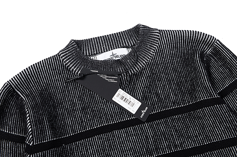 Stone Island Striped Compass Patch Sweater（7915513D1-V0029）