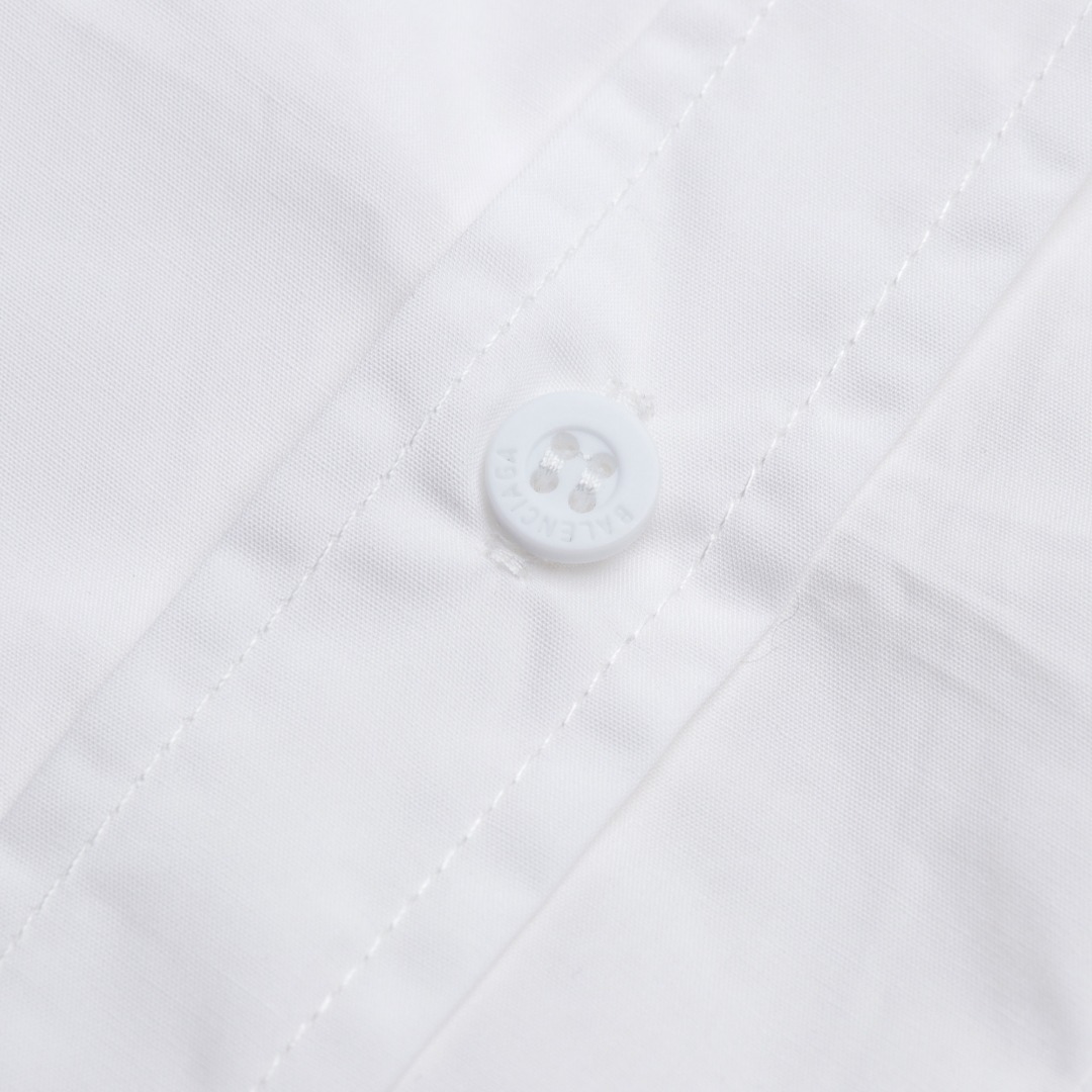 Balenciaga back lettering shirt(725377TYB189000）