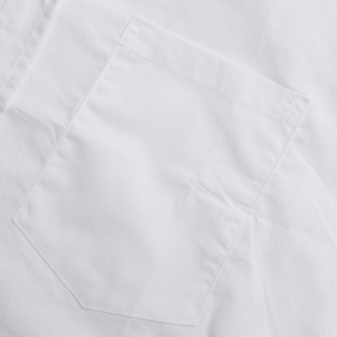 Balenciaga back lettering shirt(725377TYB189000）