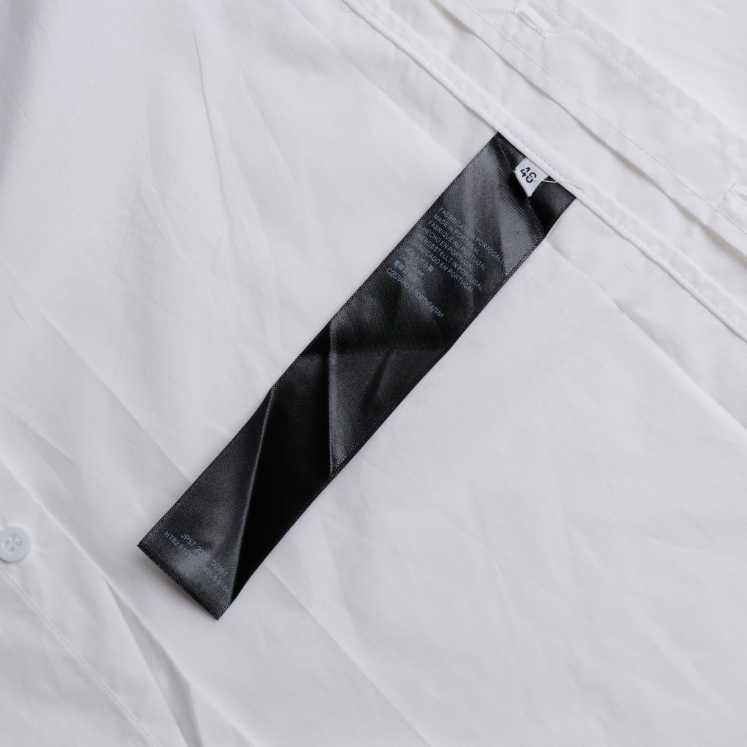 Balenciaga back lettering shirt(725377TYB189000）