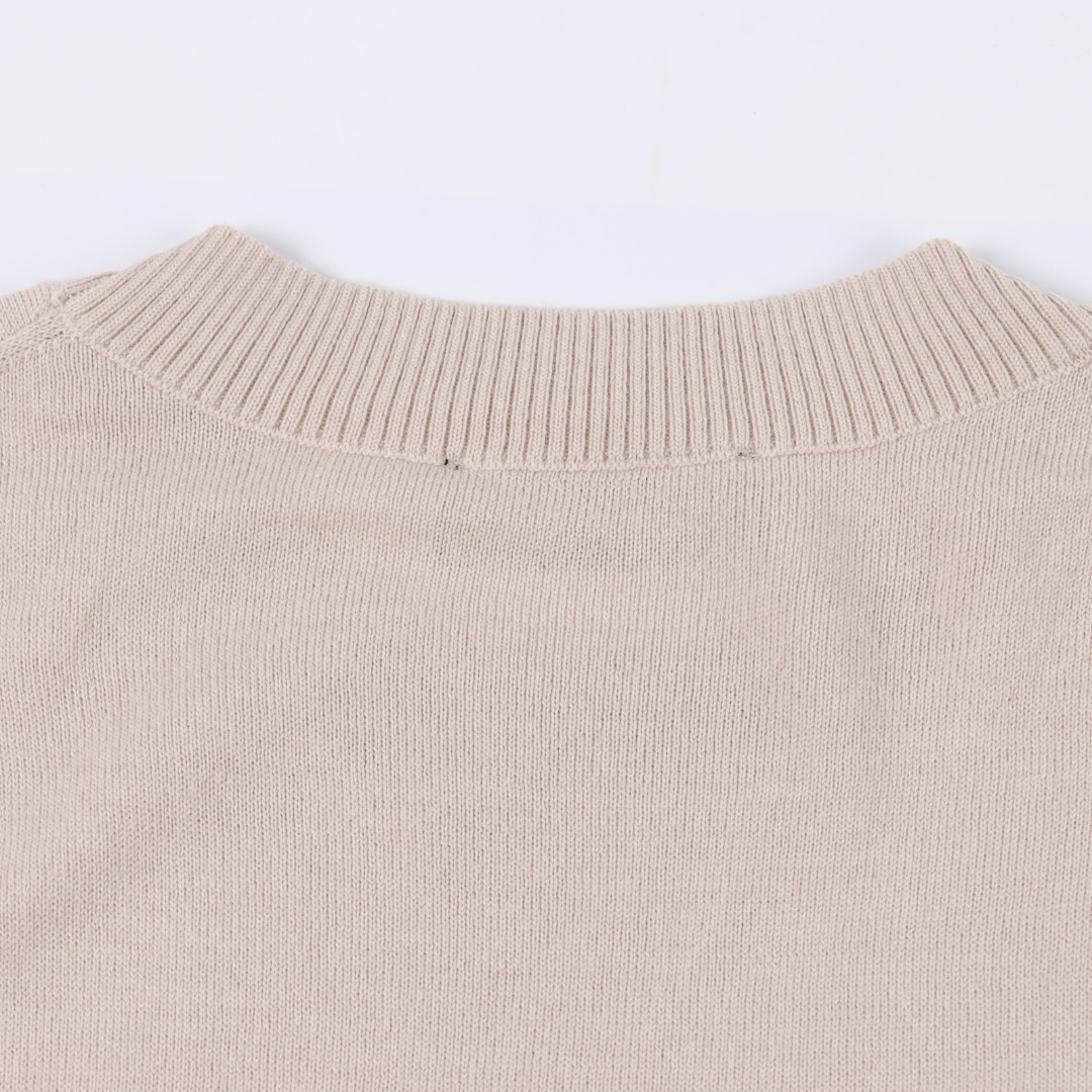 Fendi White wool sweater (FZX091AQKXF0YW1）