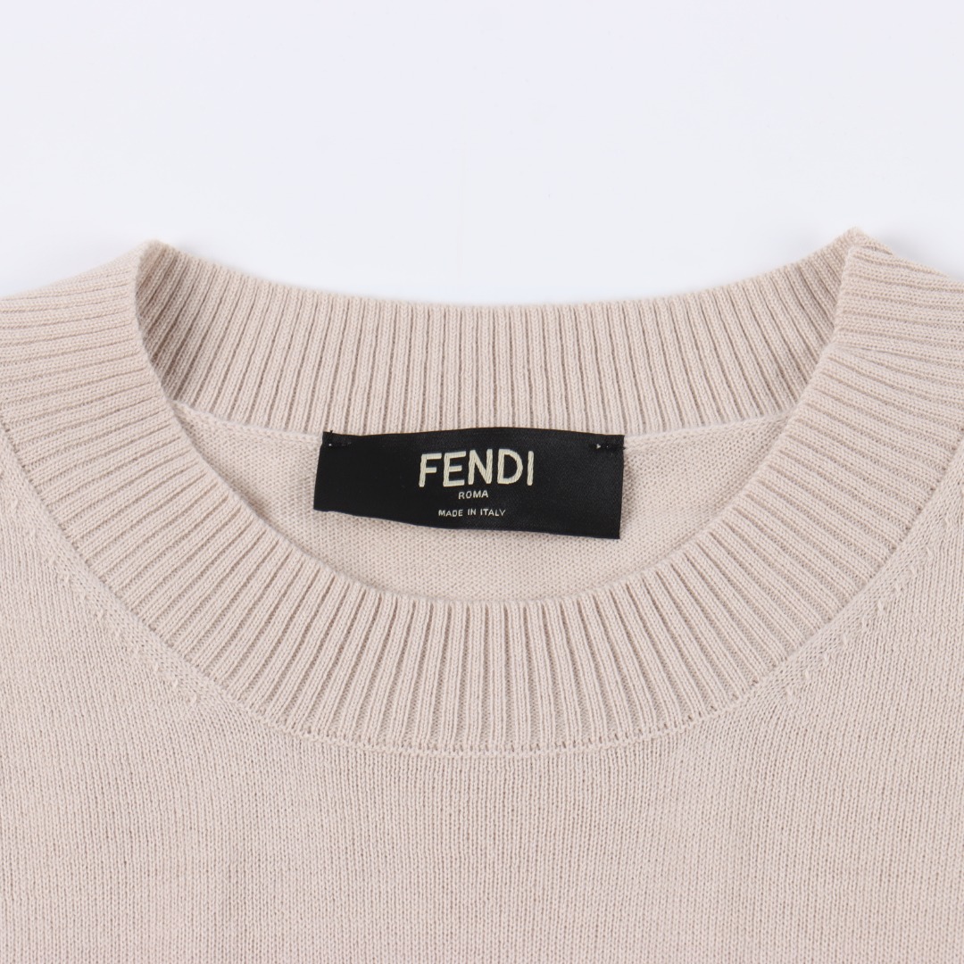 Fendi White wool sweater (FZX091AQKXF0YW1）