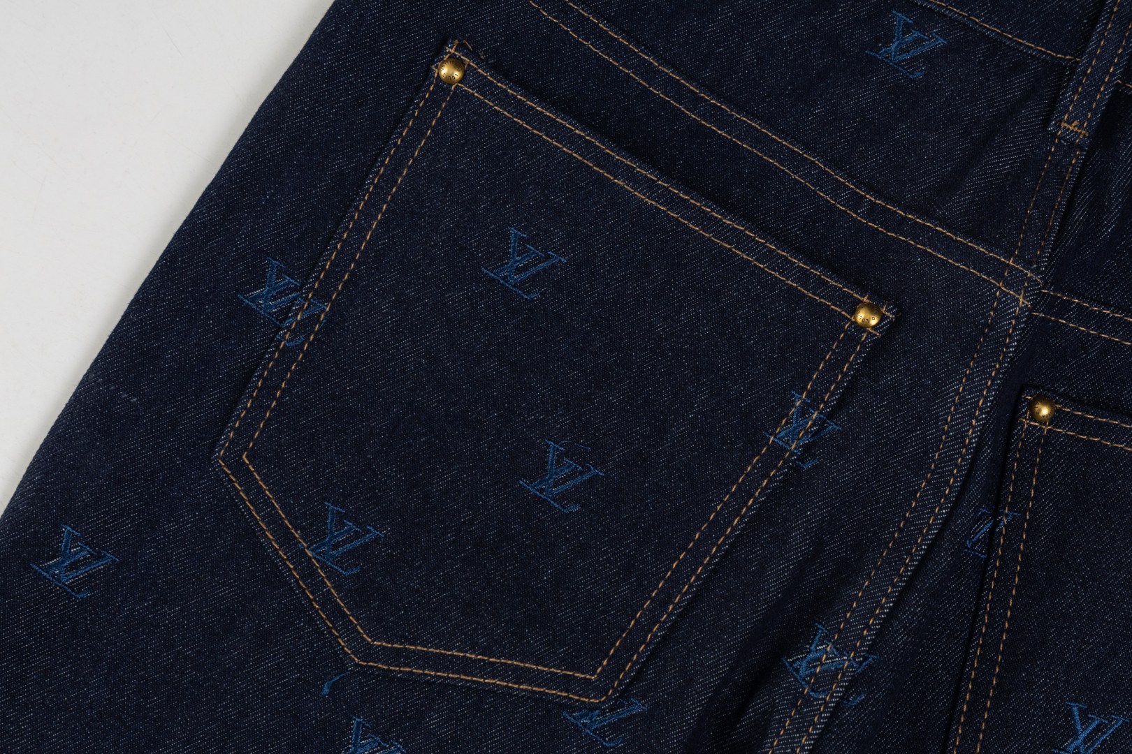 Louis Vuitton Embroidered Denim Pants（1AFY25）