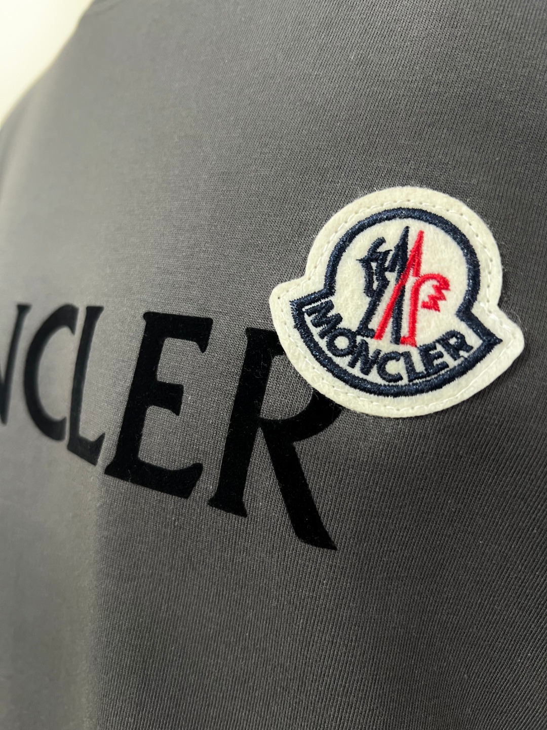 Moncler Flocked Logo Cotton T-Shirt（J20918C000248390T778）