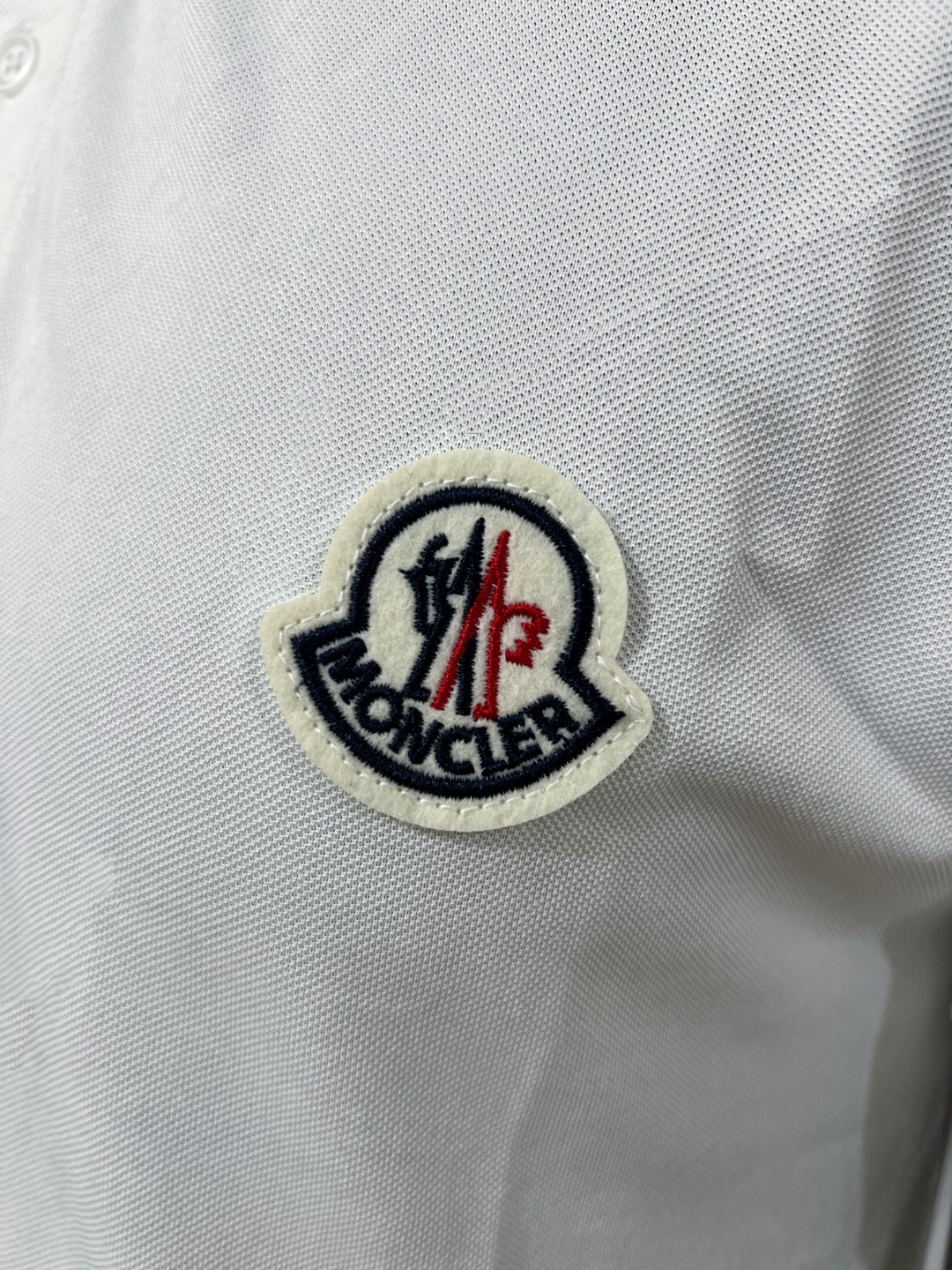 Moncler Black Logo Patch Cotton Piquet Polo Shirt（J20918A00009845569991）