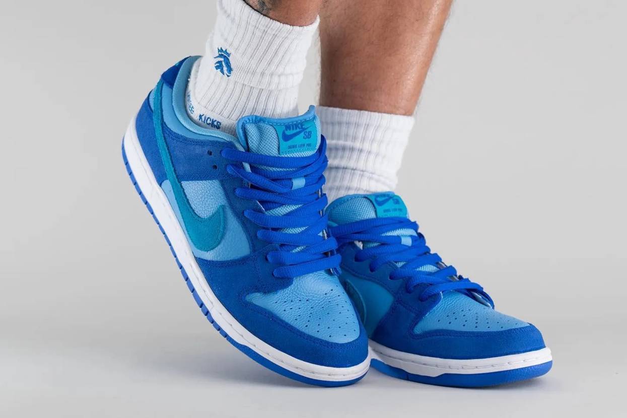 Nike / SB DUNK LOW "Blue Raspberry" (Nike/スニーカー) 82936186【BUYMA】