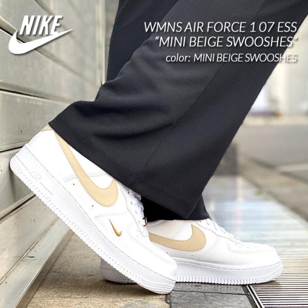 NIKE WMNS AIR FORCE 1 07 ESS &ldquo;MINI BEIGE SWOOSHES&rdquo; ナイキ ウィメンズ エアフォース スニーカー (  白 レディース CZ0270-105 )