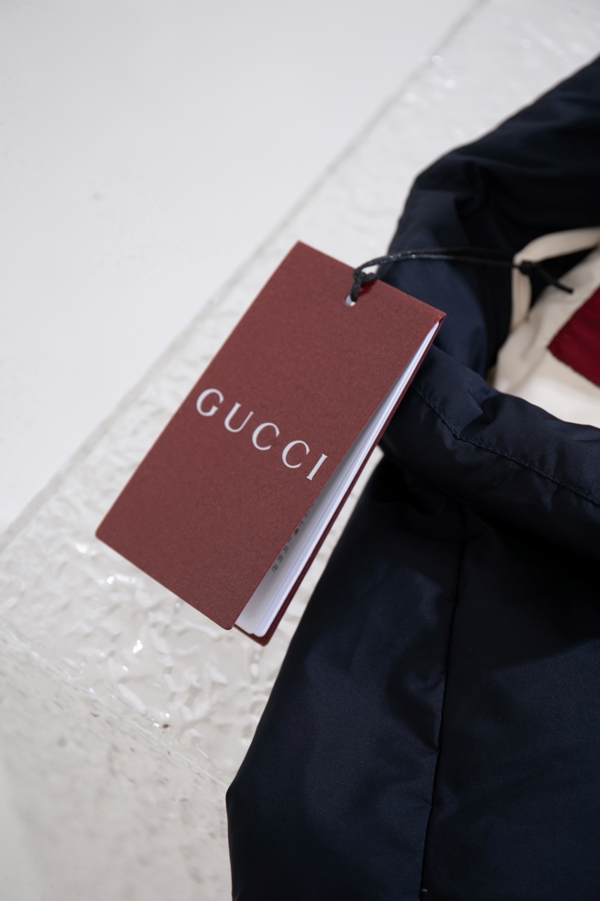 Prada Nylon Down Jacket（794821-Z8BTA-4215）