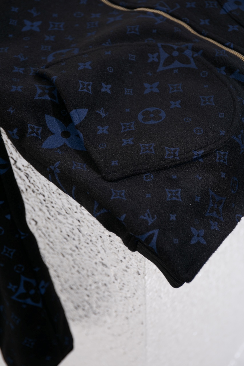 Louis Vuitton Simple and stylish  Reversible blouson（1AFVVS）