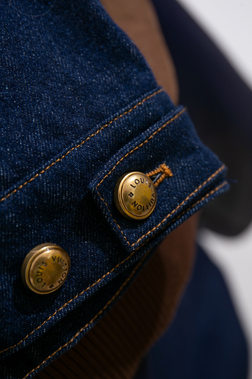 Louis Vuitton Embroidered denim blouson（1AFYBY）