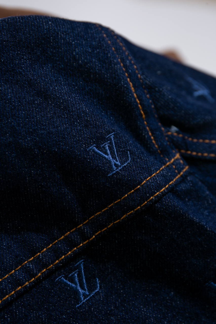 Louis Vuitton Embroidered denim blouson（1AFYBY）