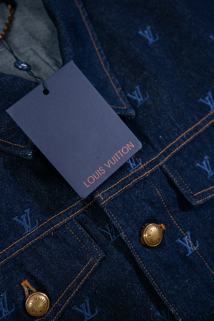 Louis Vuitton Embroidered denim blouson（1AFYBY）