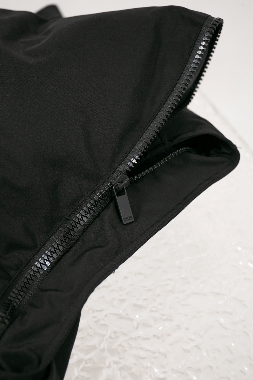 DIOR AND LEWIS HAMILTON puffer jacket（513C405B6265_C989）