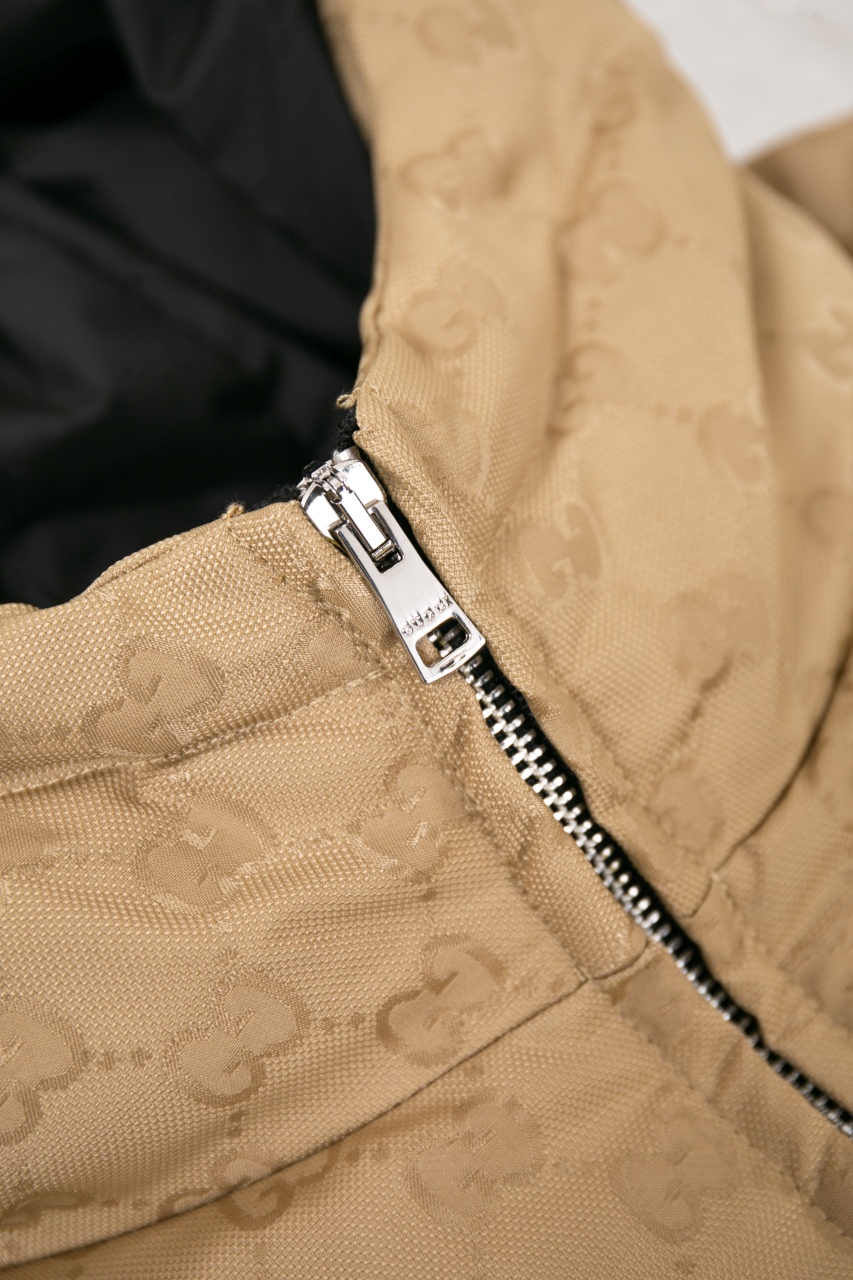 GUCCI nylon puffer jacket（794823Z8BUL1043）