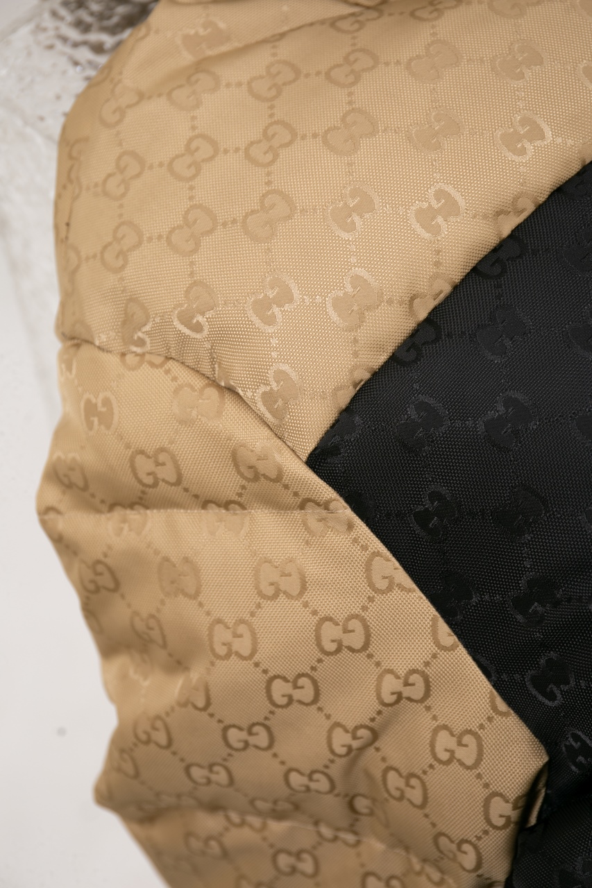 GUCCI nylon puffer jacket（794823Z8BUL1043）