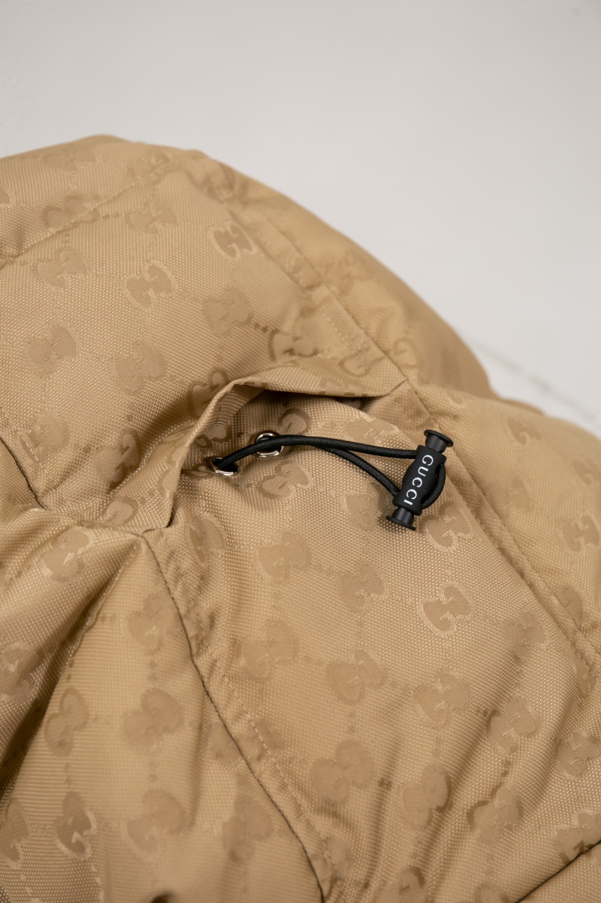 GUCCI nylon puffer jacket（794823Z8BUL1043）