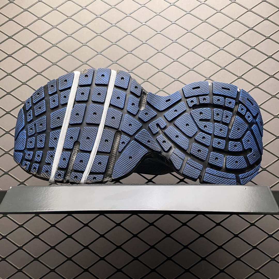 BALENCIAGA 3XL Sneaker Worn-Out 