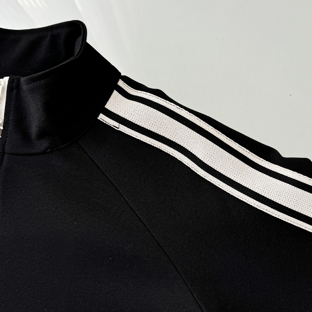 CELINE Reversible Athletic Sweatshirt / Jersey "Black"（2Y490121O-38NO）