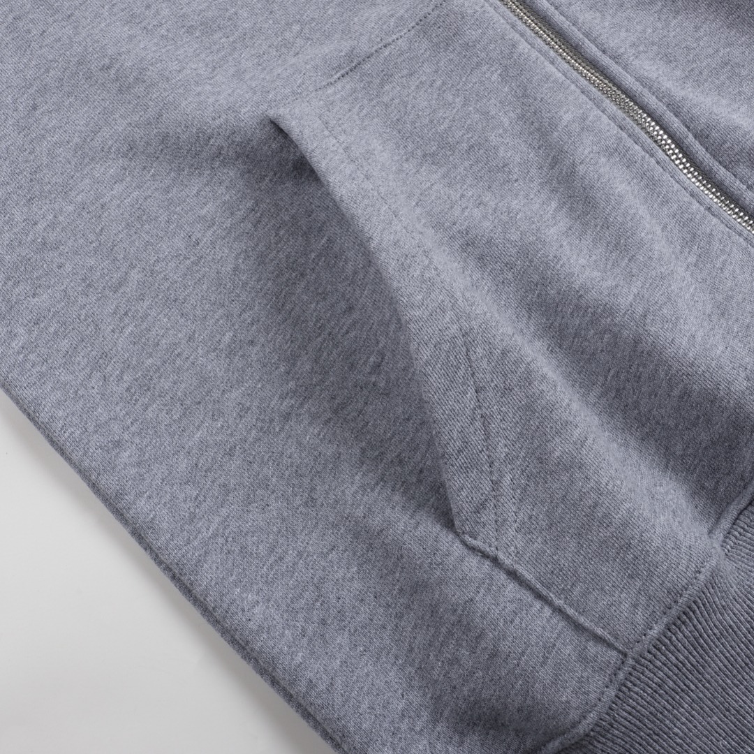 AMI  Heart Logo Zip-Up Hoodie（USW415747055）