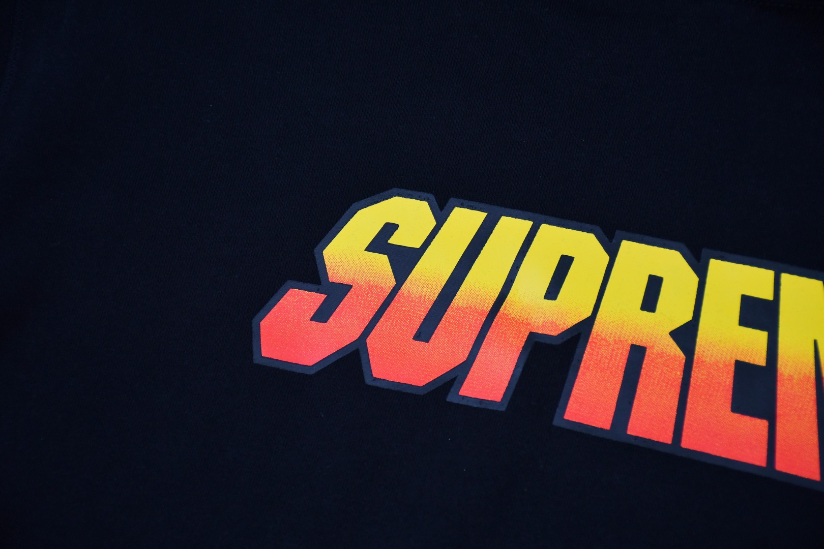 Supreme Gradient Hooded Sweatshirt （SUP-SS24-081）