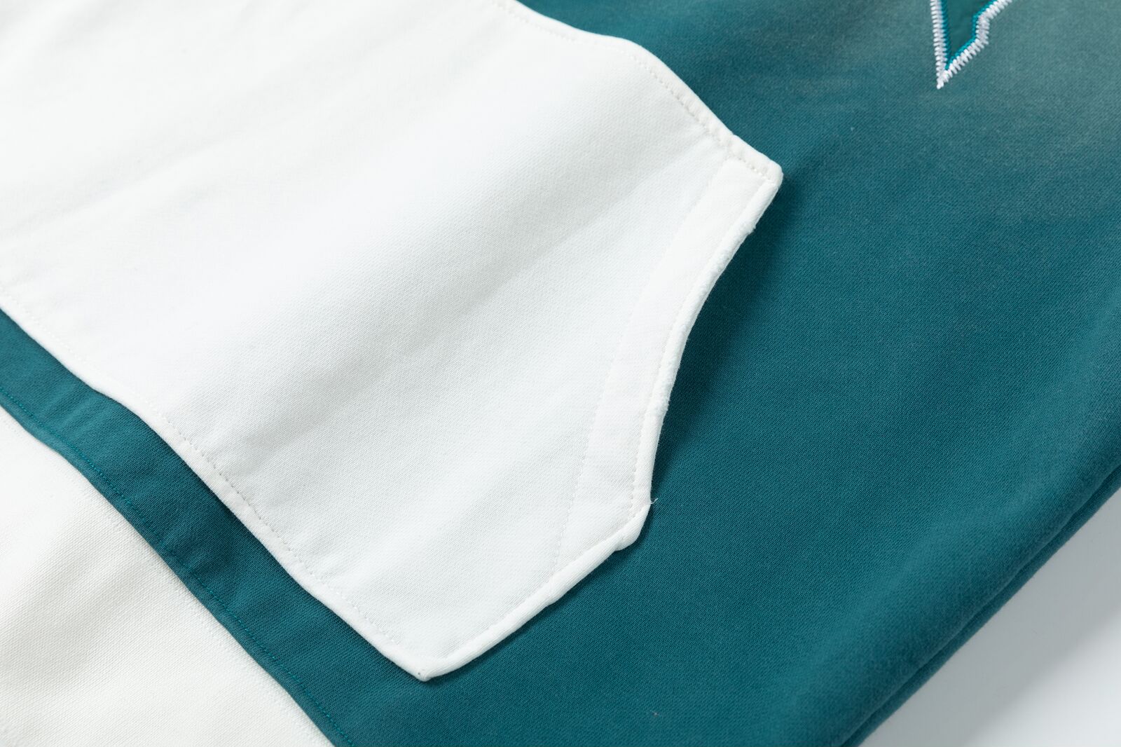 Amiri Vintage Oversized Hoodie (AMJYHD1037-001）