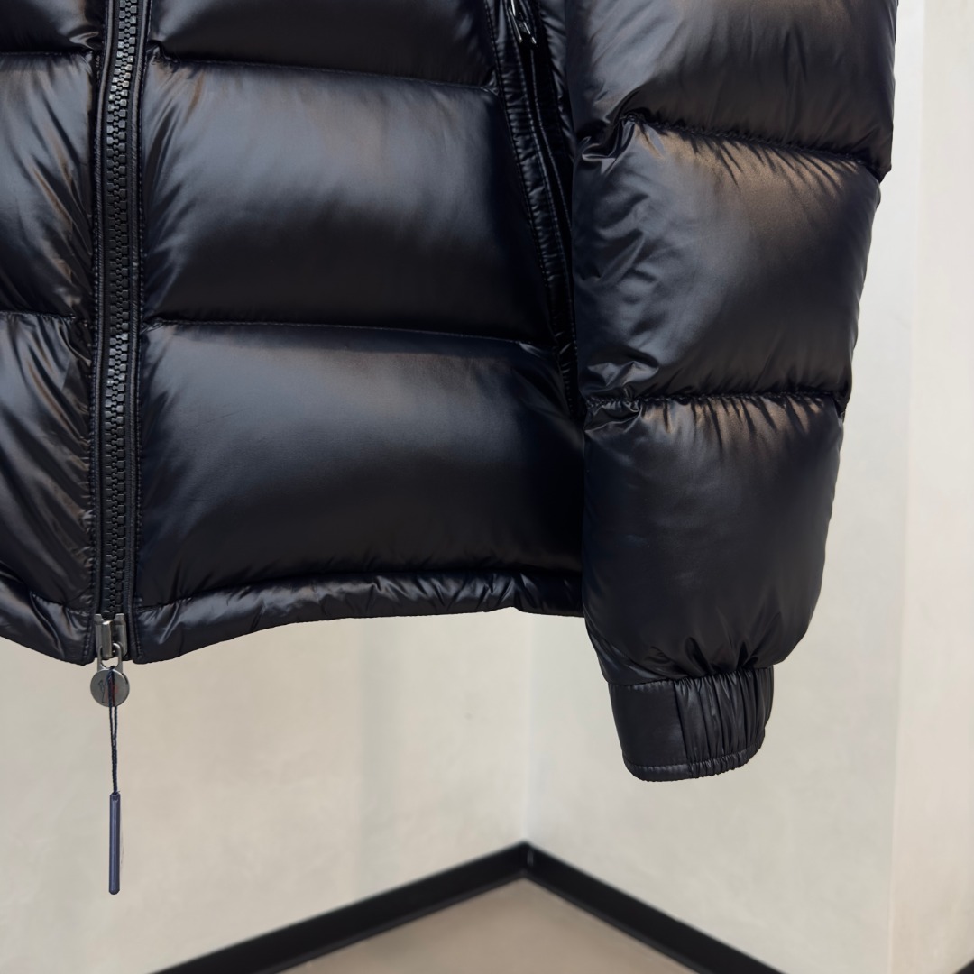 Moncler maya series solid color lacquered down jacket“BLACK”（0911A536006895099）