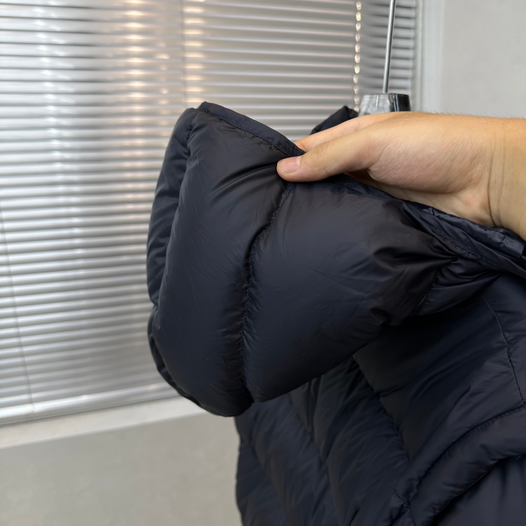 MONCLER Cyclone men's two-in-one hooded short down jacket（K20911A00239596RD997）