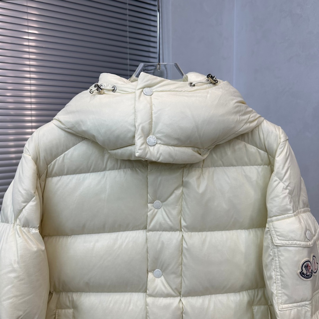 Moncler Maya 70 Winter Short Men's Down Jacket（H20911A002565969T999）