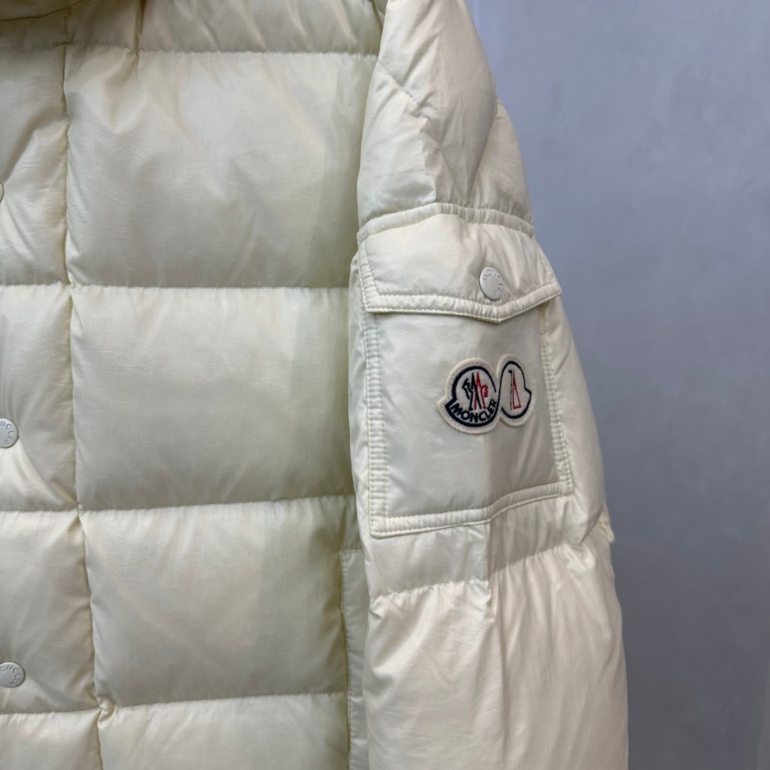 Moncler Maya 70 Winter Short Men's Down Jacket（H20911A002565969T999）