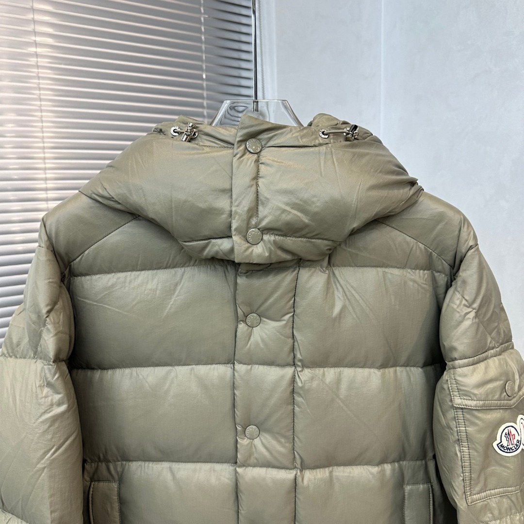 Moncler Maya 70 Winter Short Men's Down Jacket（H20911A002565969T999）