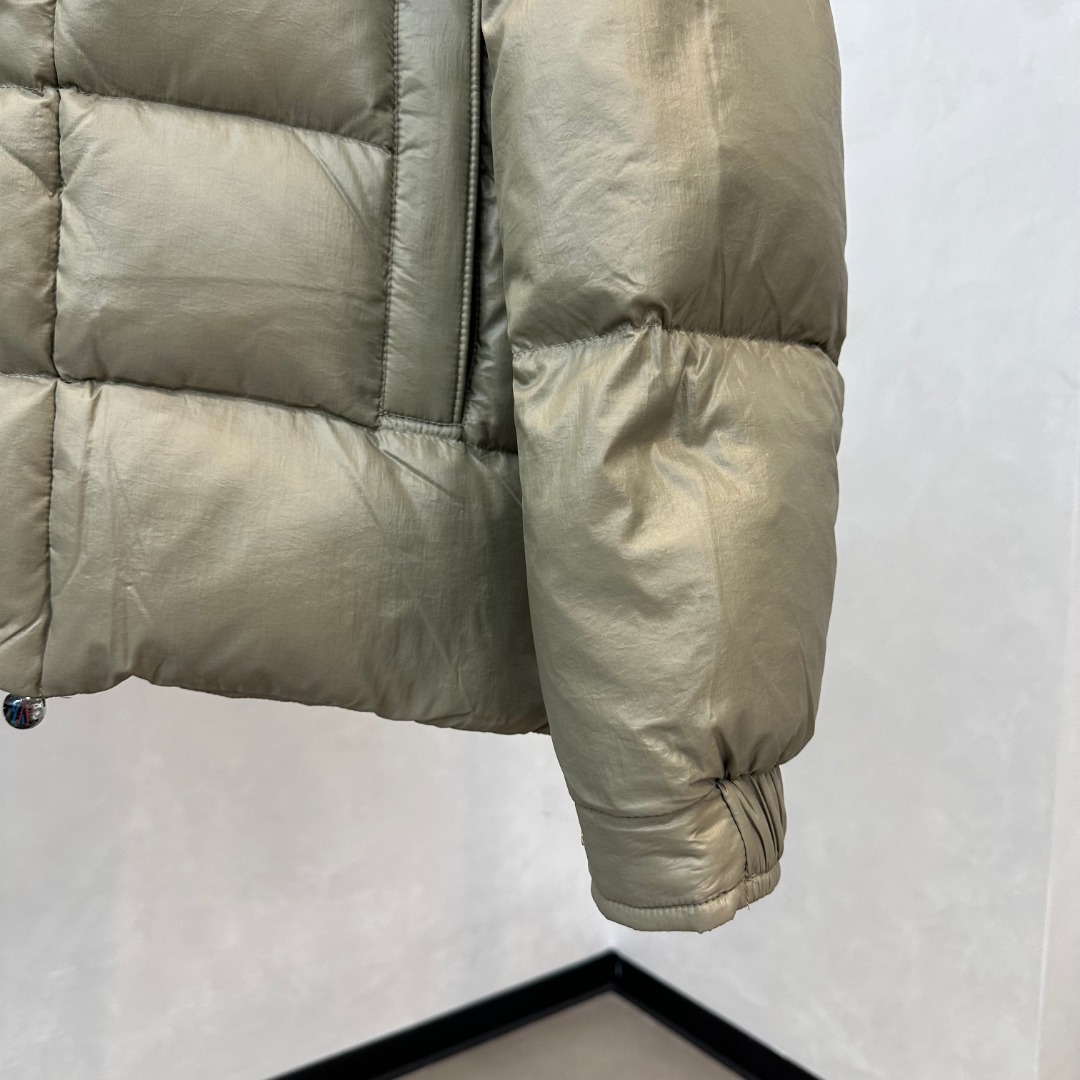 Moncler Maya 70 Winter Short Men's Down Jacket（H20911A002565969T999）