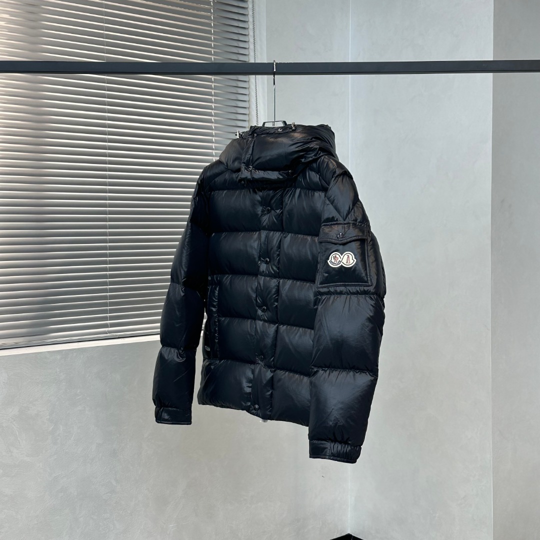 Moncler Maya 70 Winter Short Men's Down Jacket（H20911A002565969T999）