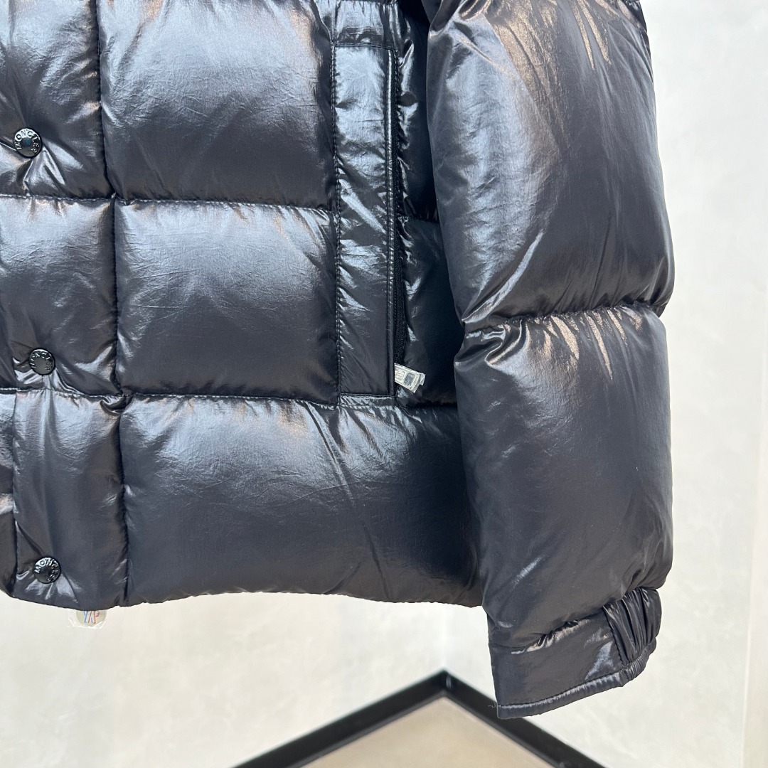 Moncler Maya 70 Winter Short Men's Down Jacket（H20911A002565969T999）