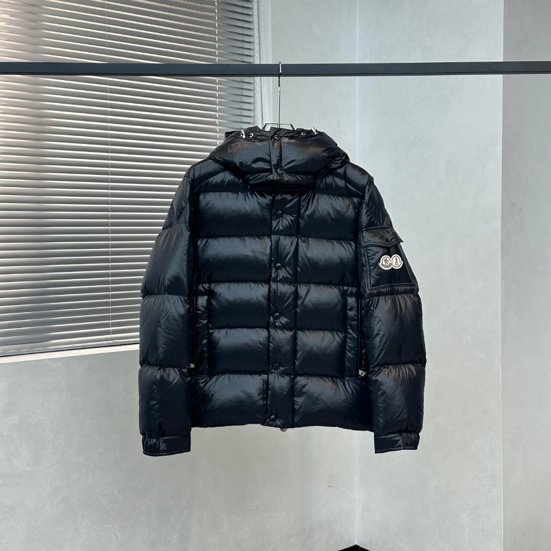 Moncler Maya 70 Winter Short Men's Down Jacket（H20911A002565969T999）