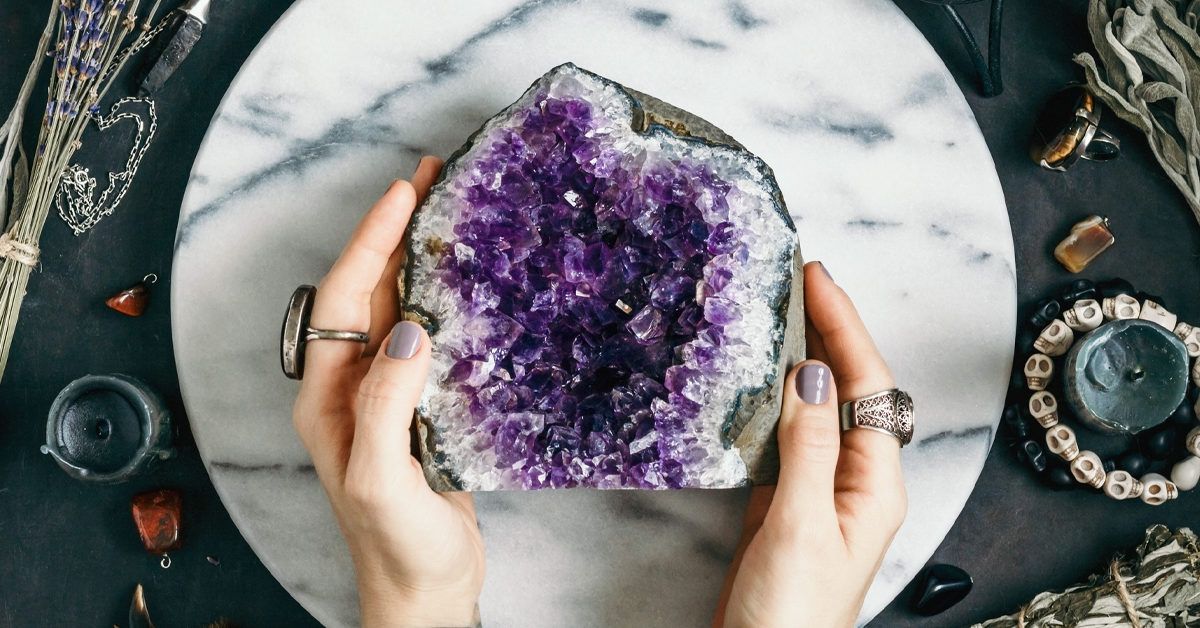 Amethyst Healing Properties and Uses in Alternative Medicine