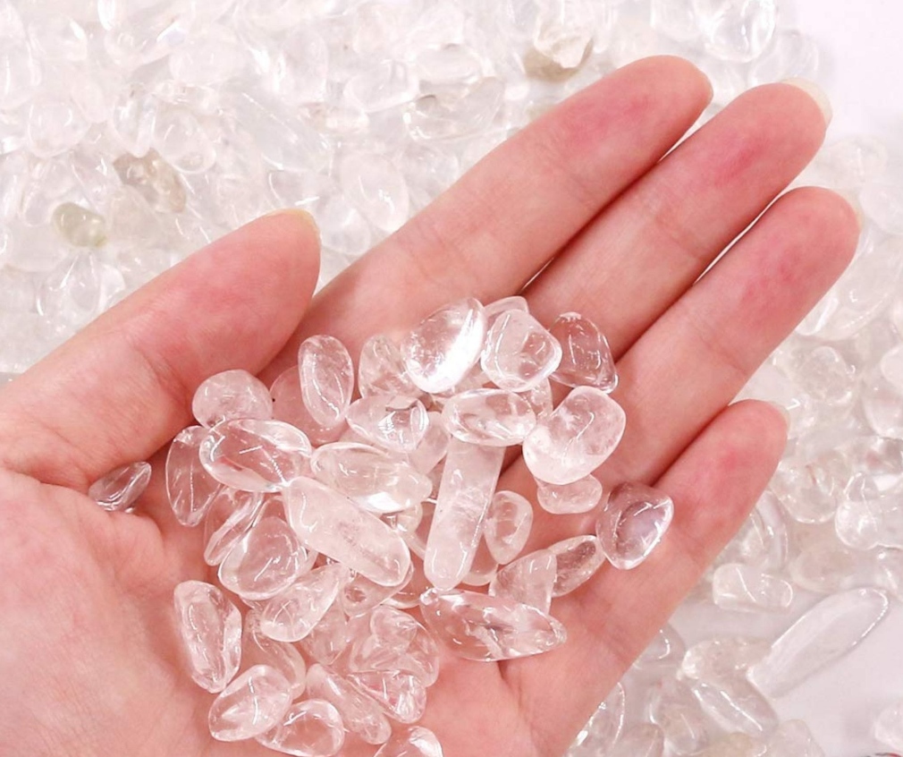 Clear quartz chips