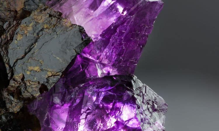 Amethyst Feng Shui Benefits in Singapore: Your Complete 2025 Guide-OwniCrystos