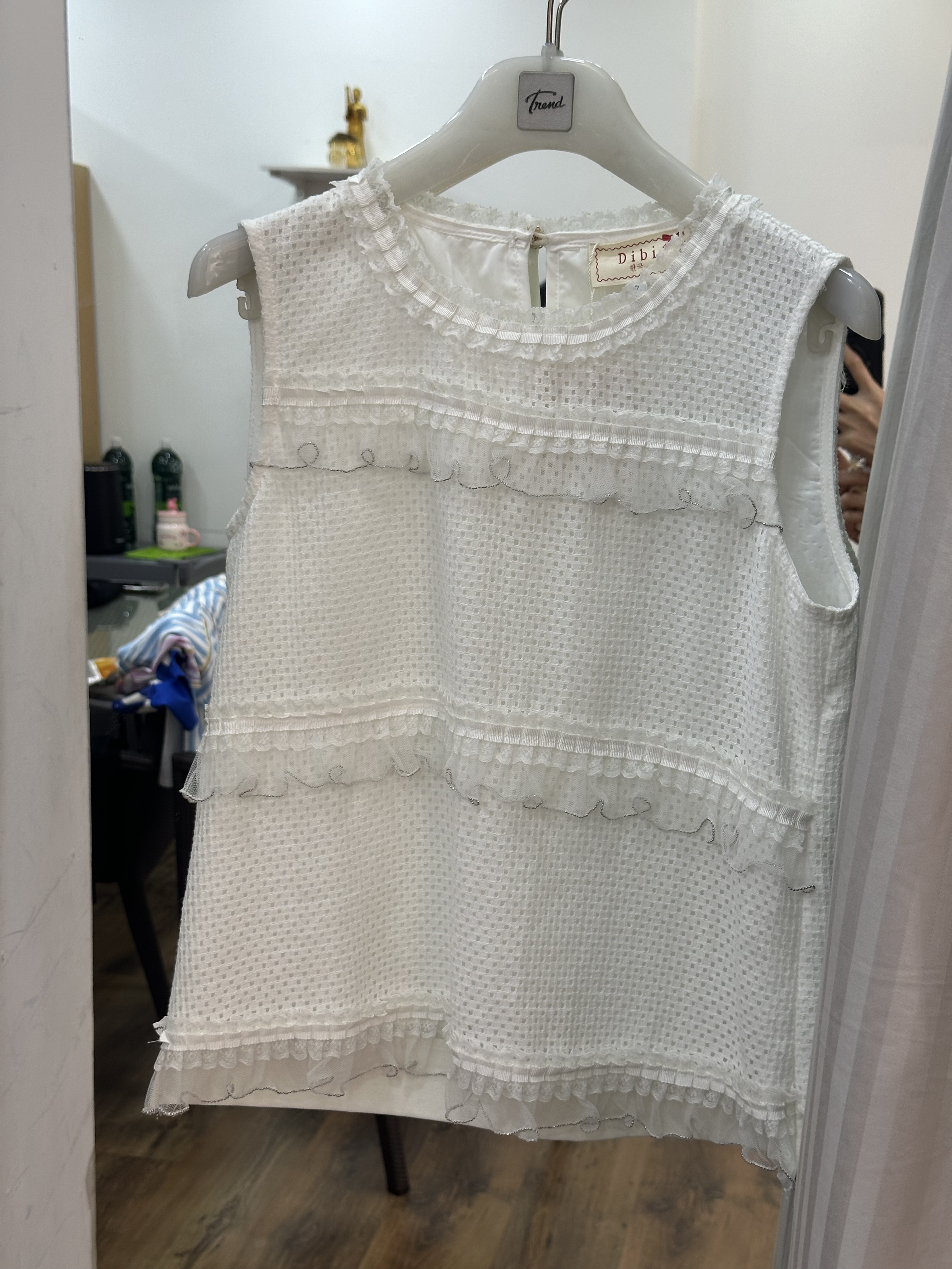 TB V1075 Sleeveless Lace Top