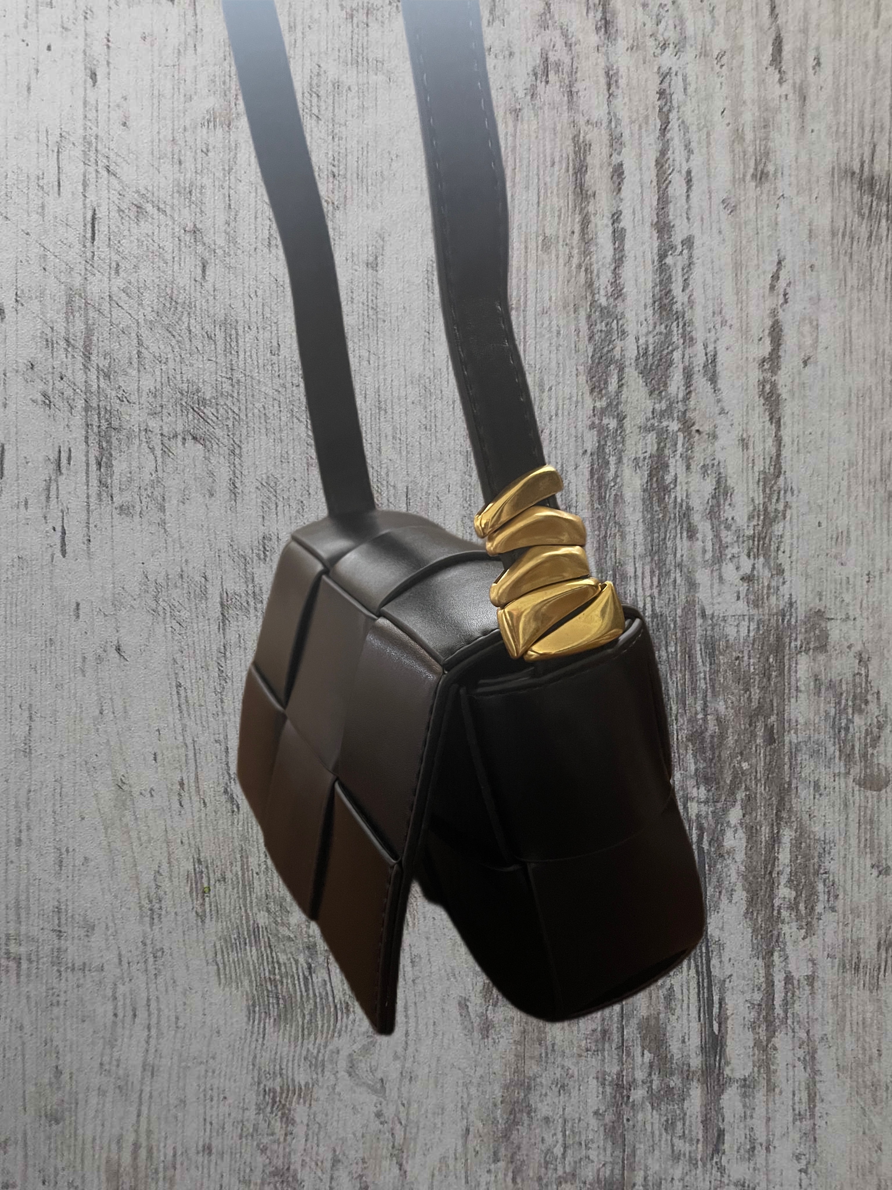 Niche Woven Small Bag